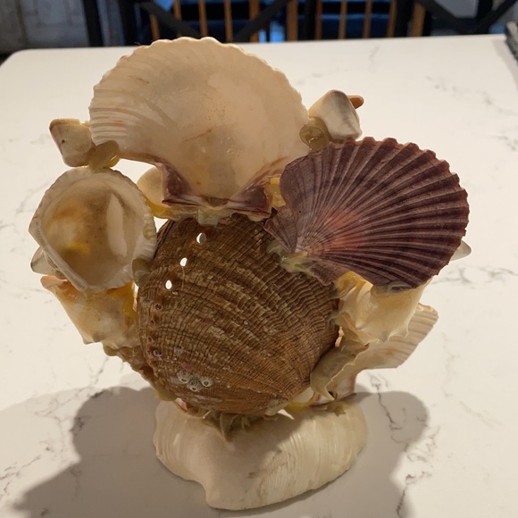 Beautiful religious shell creation with plastic Jesus. Cream, purple, tan colors - Picture 9 of 10